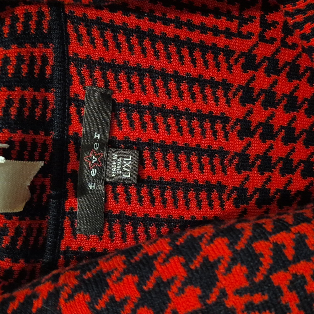 Red and Black Sweater Shrug L/XL - Picture 3 of 7